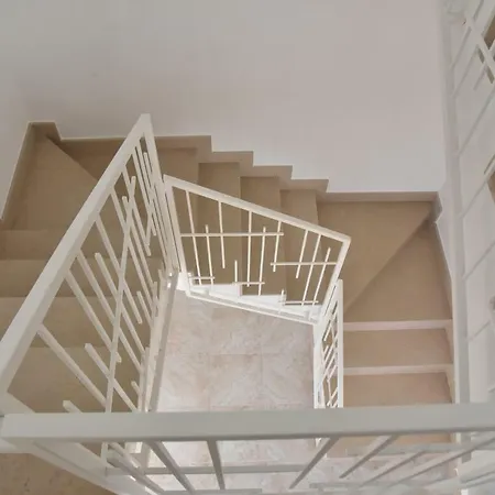 阿尔则利亚住宿加早餐旅馆 莱切省卡瓦利诺