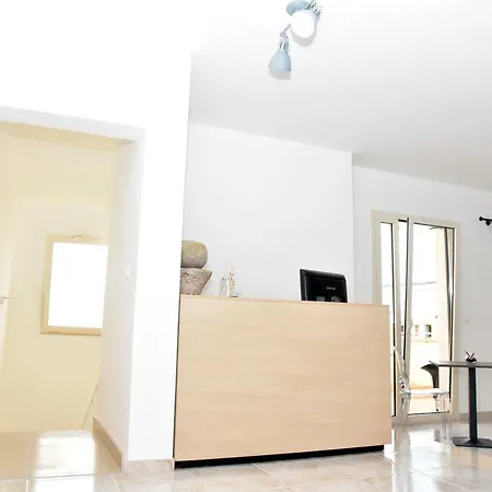 阿尔则利亚住宿加早餐旅馆 莱切省卡瓦利诺