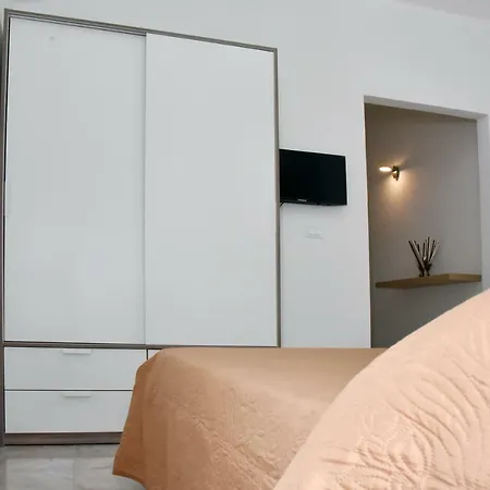 阿尔则利亚住宿加早餐旅馆 住宿加早餐酒店 莱切省卡瓦利诺