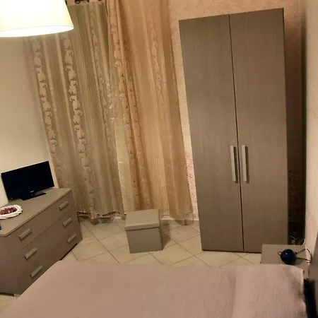 阿尔则利亚住宿加早餐旅馆 *