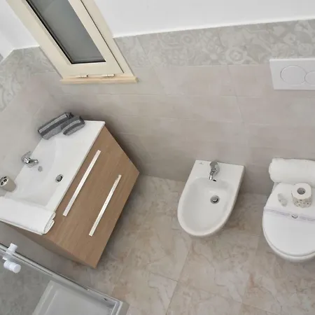 阿尔则利亚住宿加早餐旅馆 *