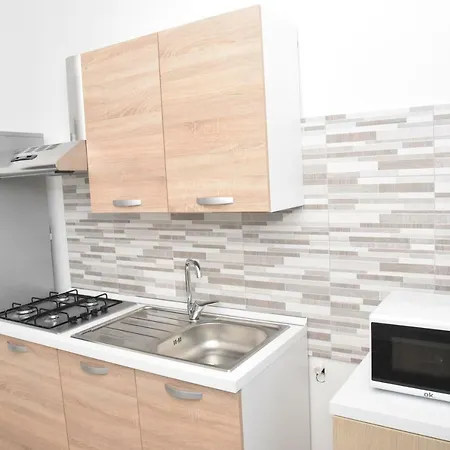 阿尔则利亚住宿加早餐旅馆 * 莱切省卡瓦利诺